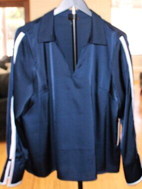 NWT Halogen Navy Satin Blouse with White Side Stripe Size L